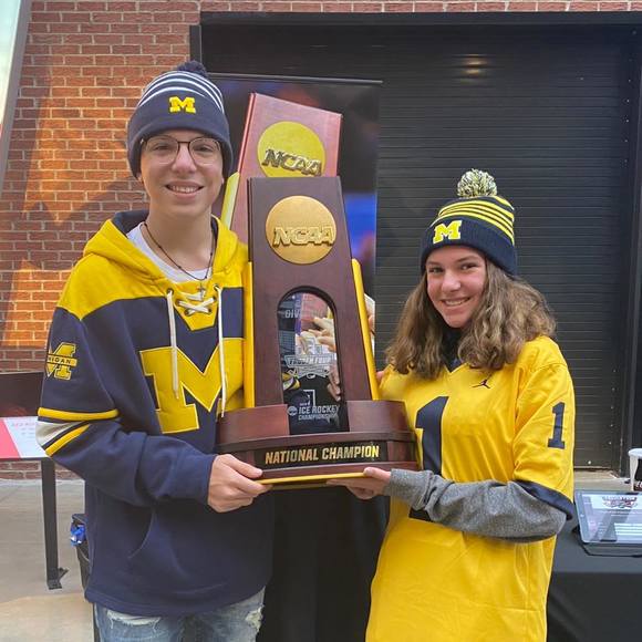 Meet your Posher, Max - Picture 1 of 1